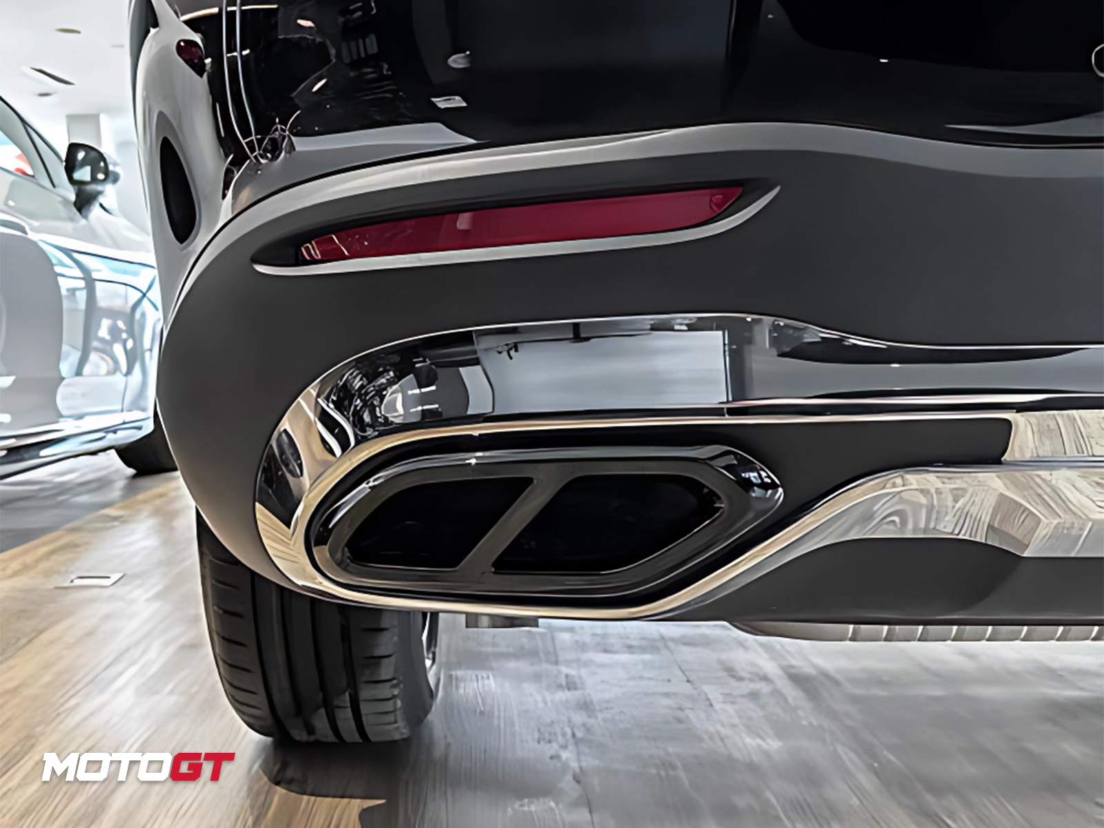 GLC CLASS MUFFLER COVER TRIM